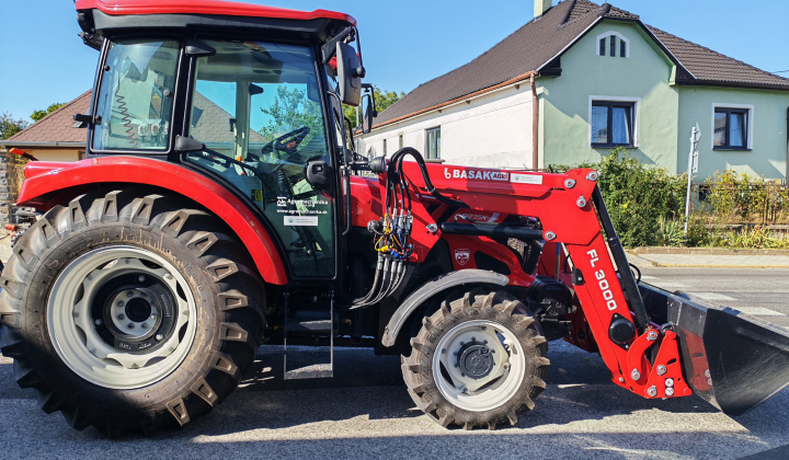 Fotka - Dotácia z Environmentálneho fondu - Traktor a príslušenstvo - Nová Bašta 